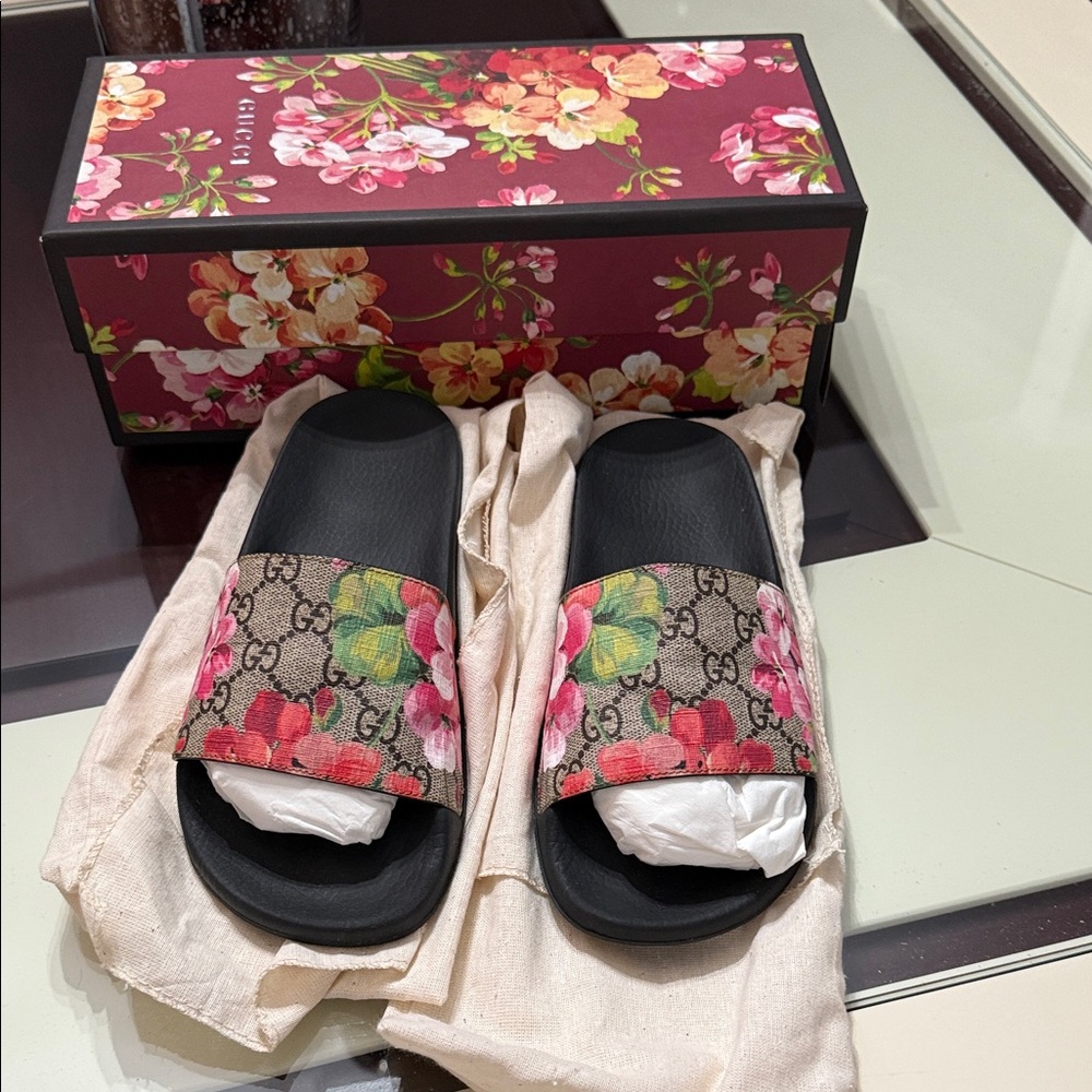 Gucci Women's Floral GG Sandals - Black and Multicolor